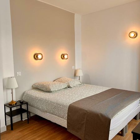 Studio 4 Pers Face Gare Sncf Appart Hotel Le Cygne D4 Bourges Zewnętrze zdjęcie