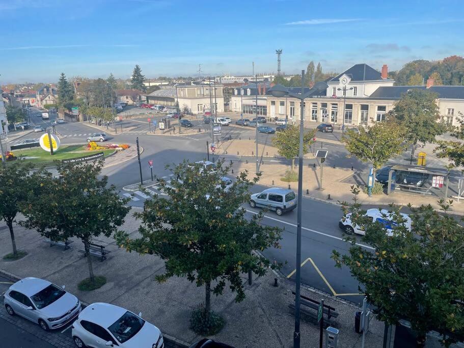 Studio 4 Pers Face Gare Sncf Appart Hotel Le Cygne D4 Bourges Zewnętrze zdjęcie